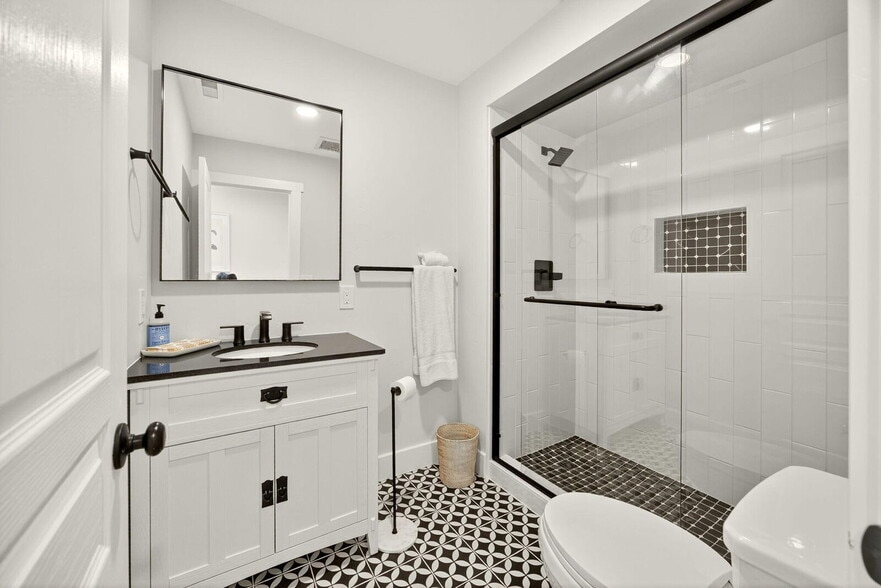 More Photos Of 111 Cedar St, Rogue River Office Residential For Sale