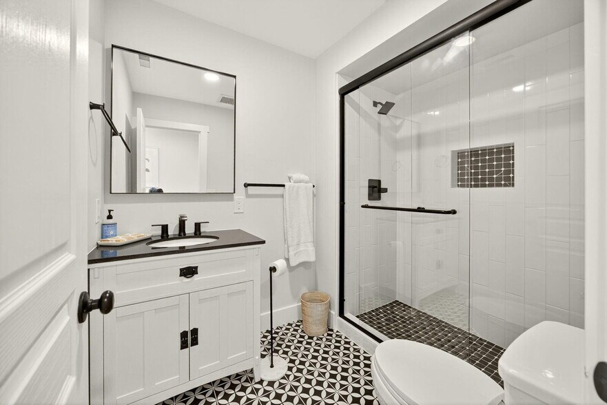 More Photos Of 111 Cedar St, Rogue River Office Residential For Sale