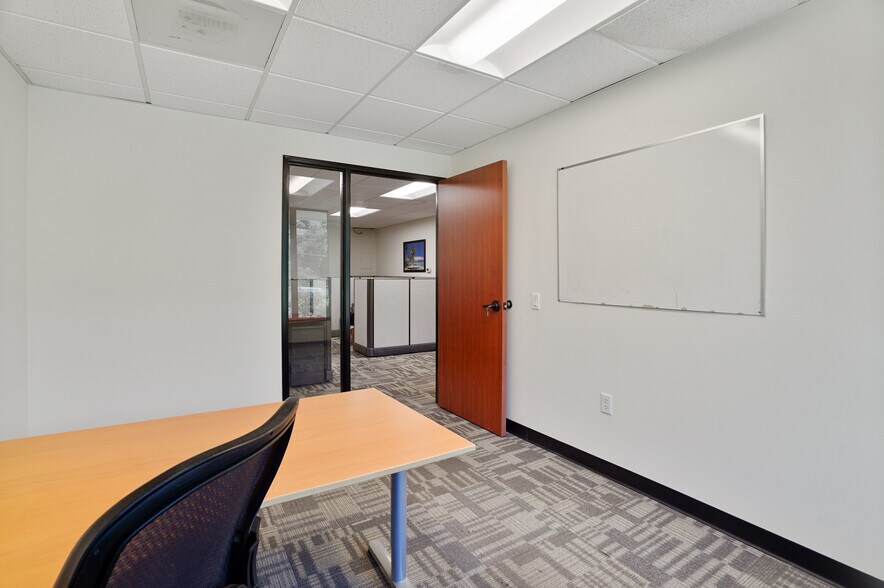 More Photos Of 30423 Canwood St, Agoura Hills Office For Sale