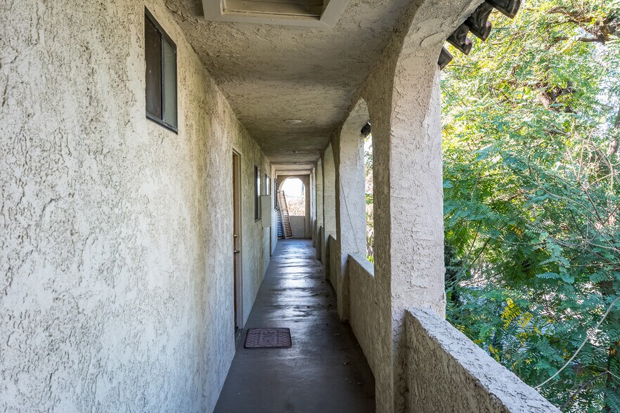 More Photos Of 1112 S Adams St, Glendale Apartments For Sale