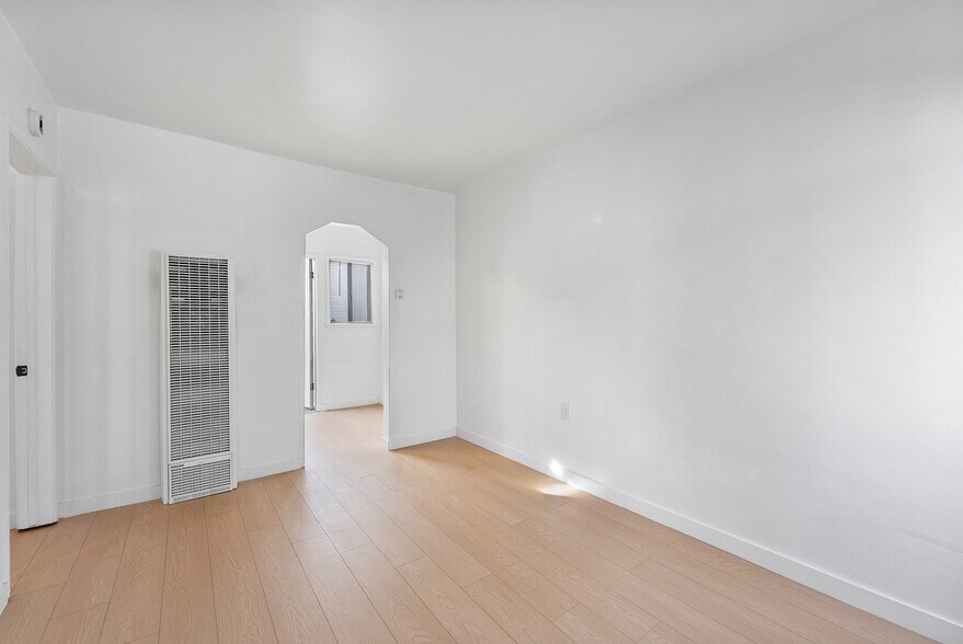 More Photos Of 924 Termino Ave, Long Beach Apartments For Sale