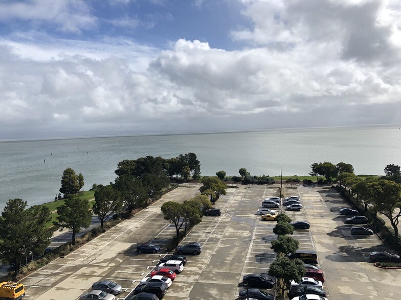 More Photos Of 395 Oyster Point Blvd, South San Francisco Office Residential For Lease
