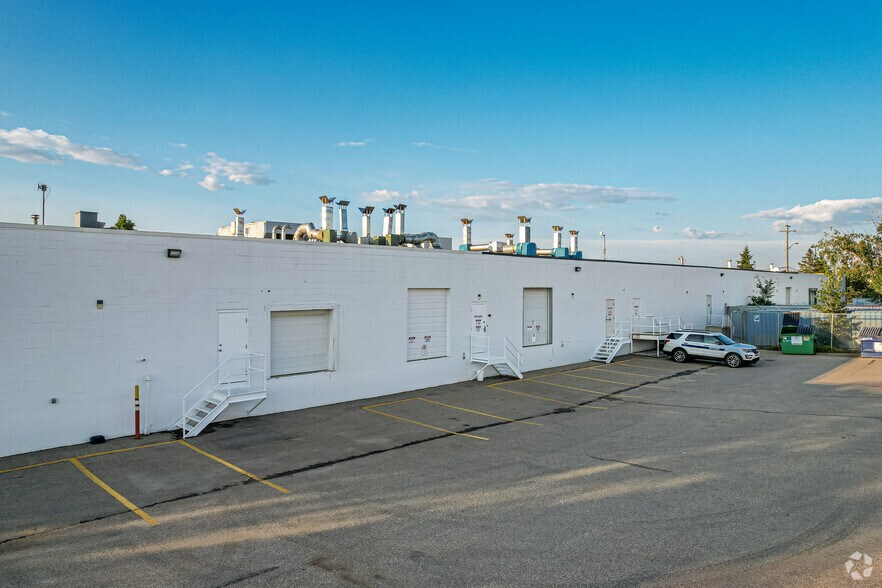 More Photos Of 8915 51 Ave NW, Edmonton Flex For Lease