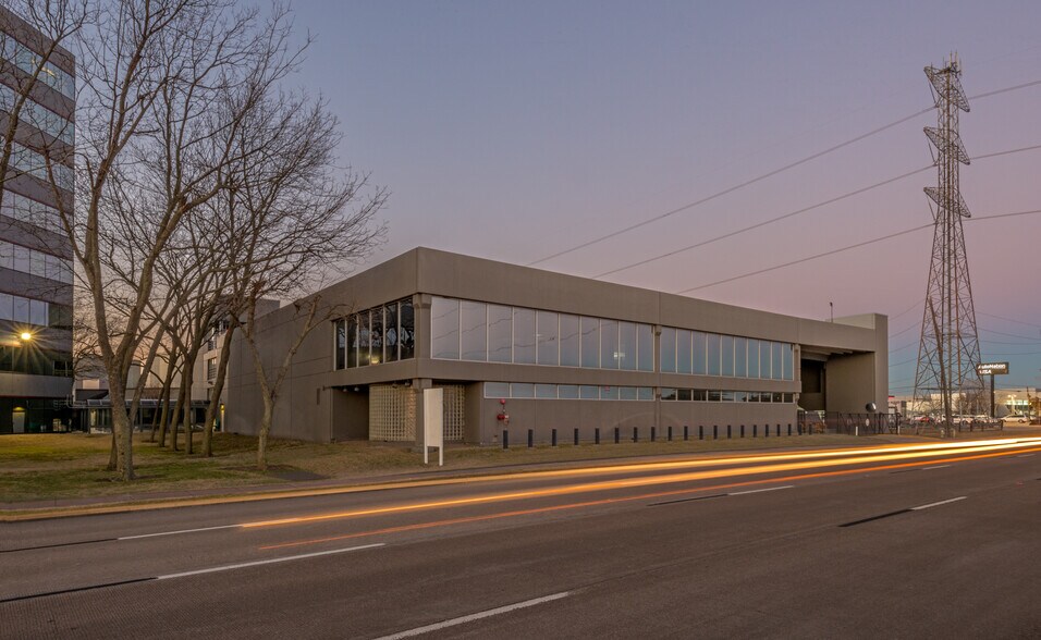 More Photos Of 15415 Katy Fwy, Houston Office For Sale