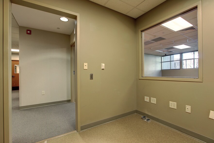 More Photos Of 9441 Huron St, Thornton Medical For Lease