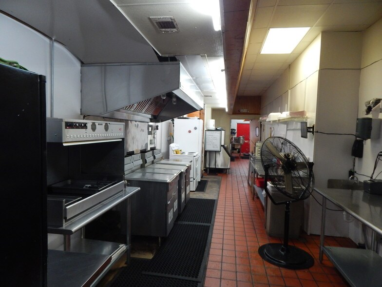 More Photos Of 180 Lumber City Hwy, Hazlehurst Restaurant For Sale