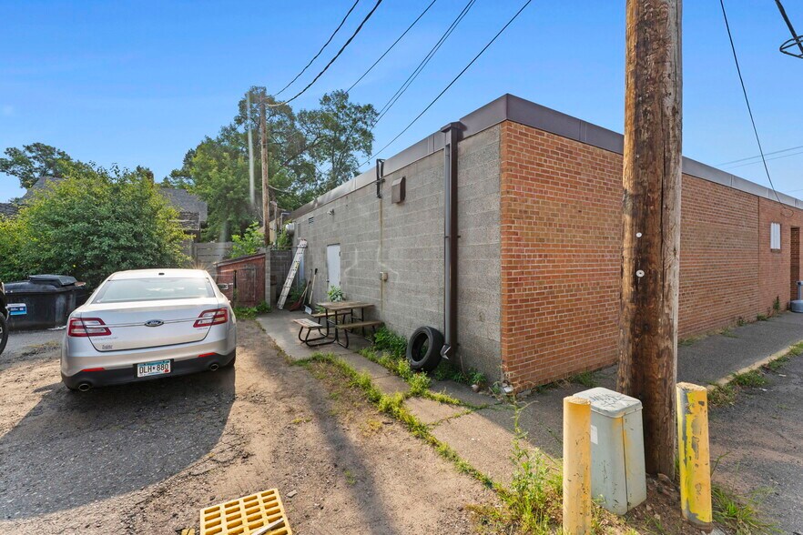 More Photos Of 118 Railroad Ave NE, Mora General Retail For Sale