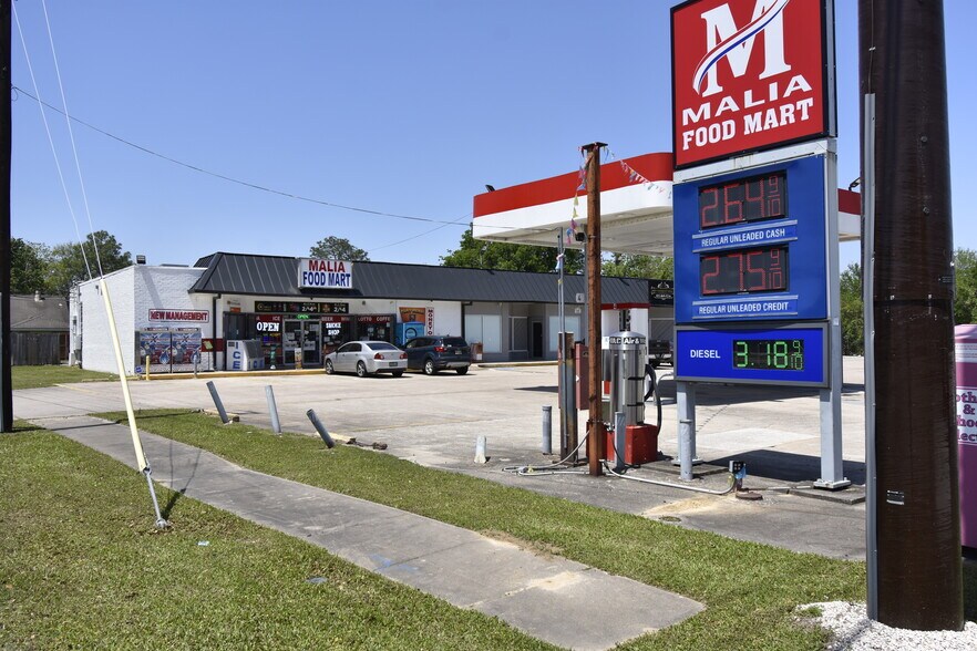 Primary Photo Of 550 FM 1959 Rd, Houston General Retail For Sale