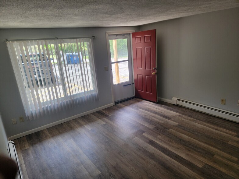 More Photos Of 450 Woonasquatucket Ave, North Providence Apartments For Sale
