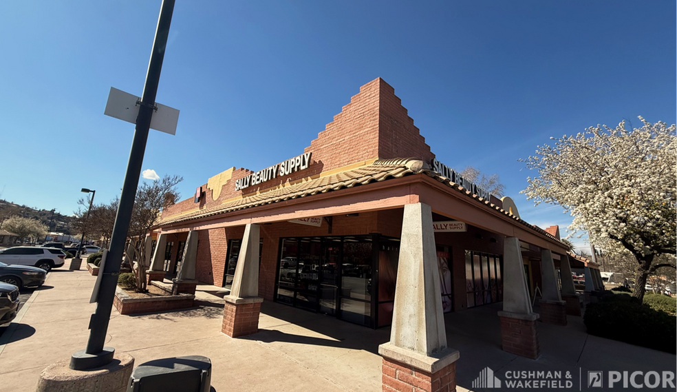More Photos Of 251-492 Grand Court Plaza Dr, Nogales Unknown For Lease