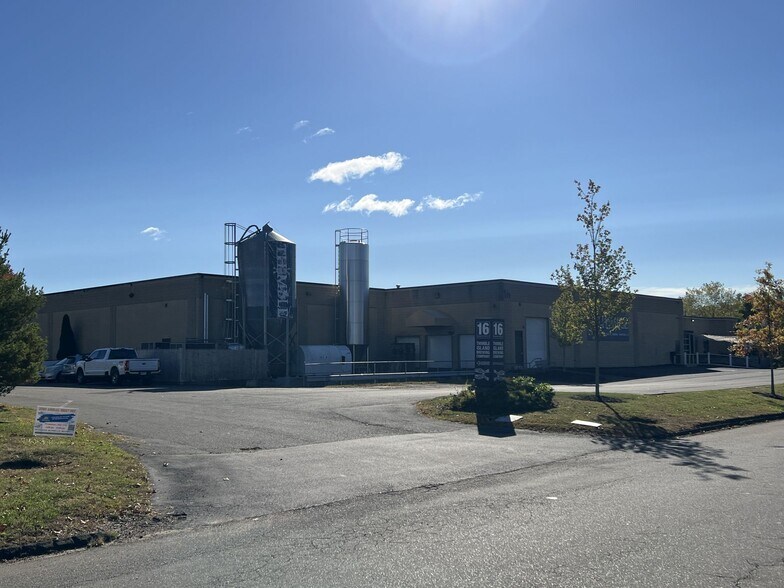 More Photos Of 16 Business Park Dr, Branford Warehouse For Lease