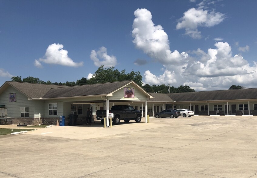 More Photos Of 998 Cedar Bluff Rd, Centre Hotel For Sale