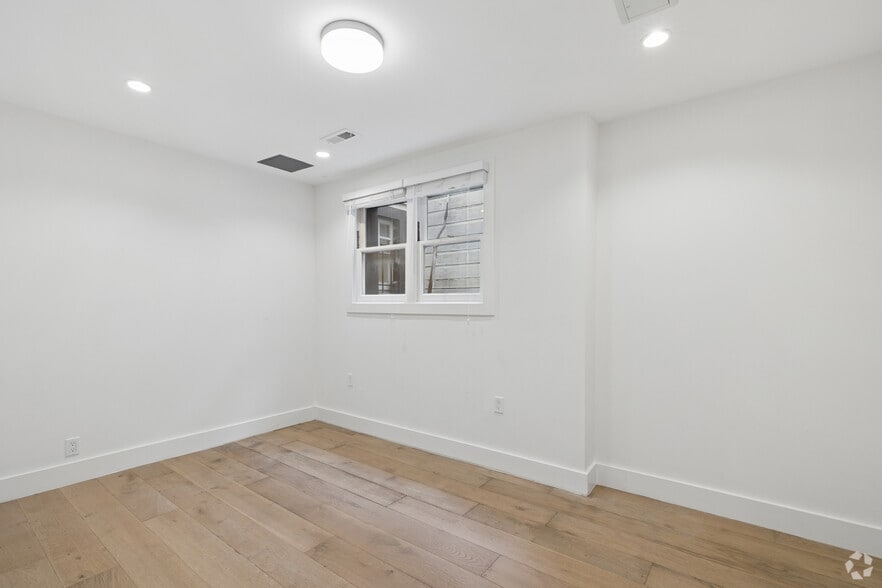 More Photos Of 2115-2129 Hyde St, San Francisco Apartments For Sale