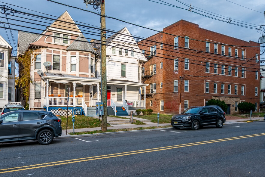 More Photos Of 93 Easton Ave, New Brunswick Multifamily For Sale