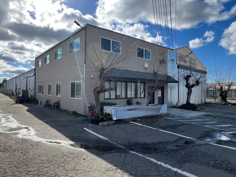 Primary Photo Of 1704 Kathleen Ave, Sacramento Flex For Sale