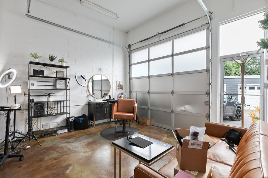 More Photos Of 1726 Altamont Ave, Richmond Warehouse For Lease