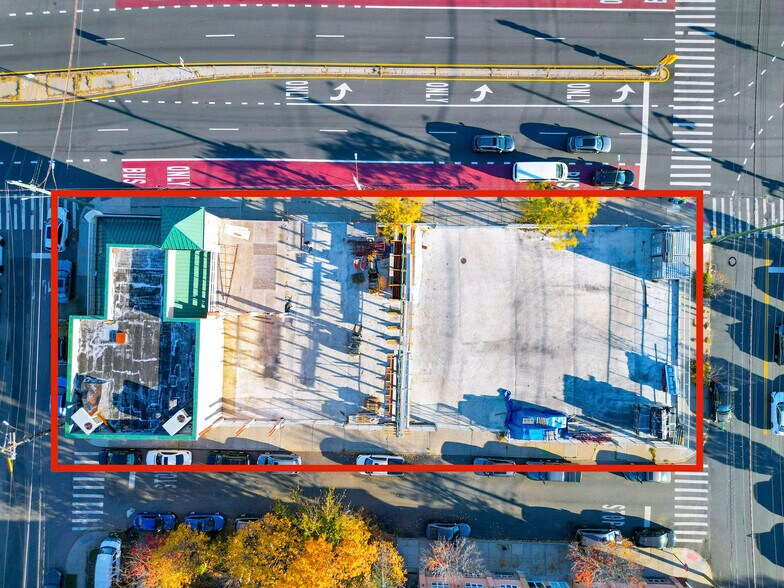 More Photos Of 1525-1535 Hylan Blvd, Staten Island Freestanding For Lease