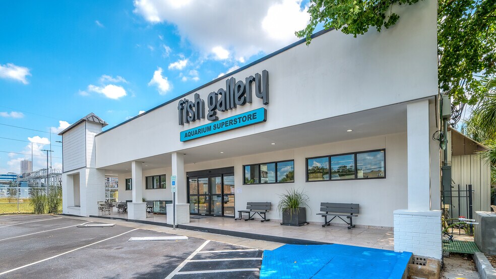 More Photos Of 2909 Fountain View Dr, Houston Unknown For Lease