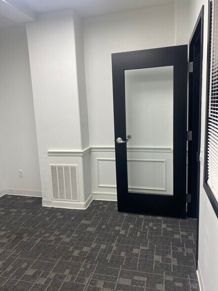 More Photos Of 319 N Wayne St, Piqua Loft Creative Space For Lease
