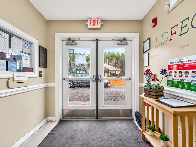 More Photos Of 1480 McNeill Rd, Sanford Flex For Sale