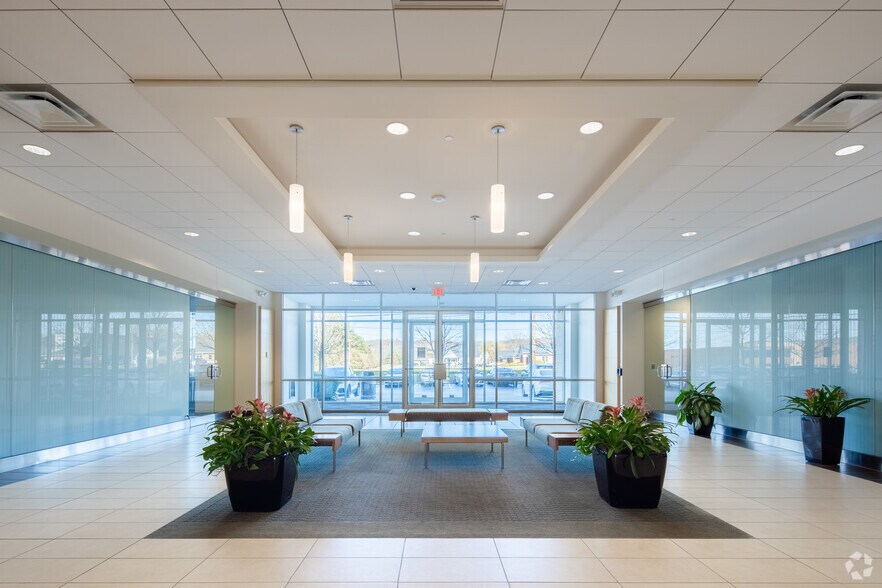 More Photos Of 9050 Centre Pointe Dr, West Chester Unknown For Lease