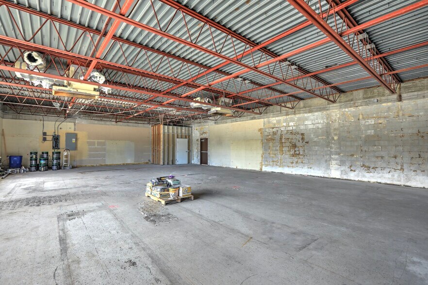 More Photos Of 8801 20th St, Vero Beach Convenience Store For Lease