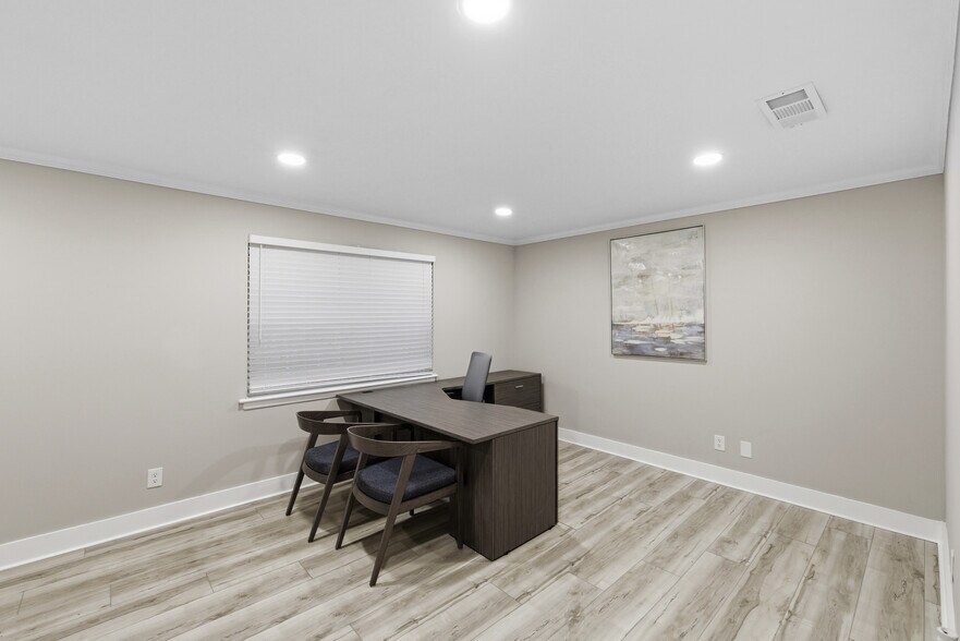 More Photos Of 4651 Roswell Rd NE, Atlanta Medical For Lease