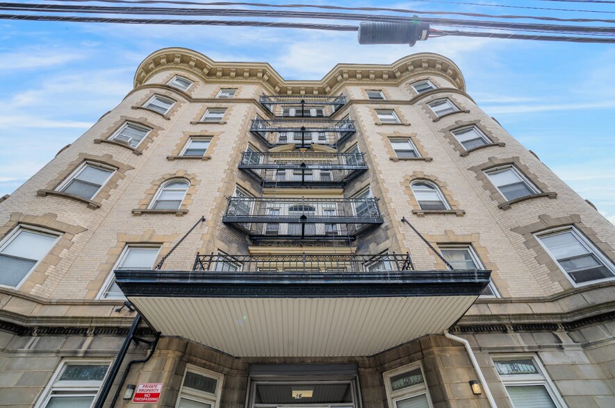 More Photos Of 16 Newhall St, Lynn Apartments For Sale