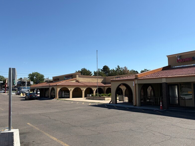 More Photos Of 970 S Oneida St, Denver Unknown For Lease