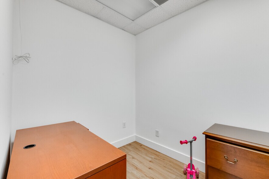 More Photos Of 16945 General Puller Hwy, Deltaville Office For Sale