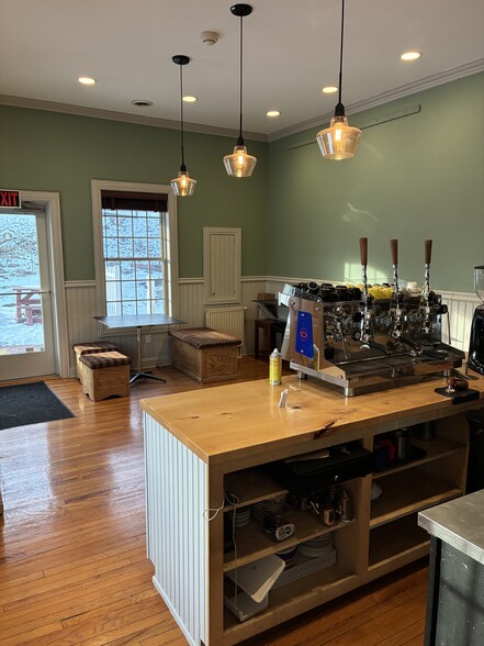 More Photos Of 1011 Hoosick Rd, Troy Storefront Retail Residential For Sale