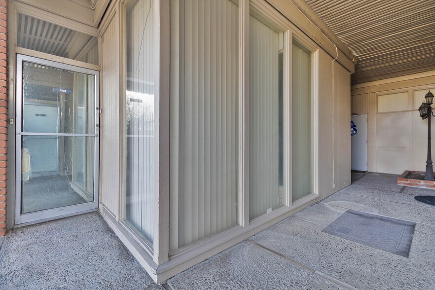 More Photos Of 1524 N West Ave, Fresno Office For Sale