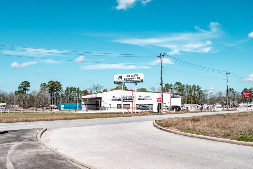 More Photos Of 11998 Highway 59, Cleveland Flex For Sale