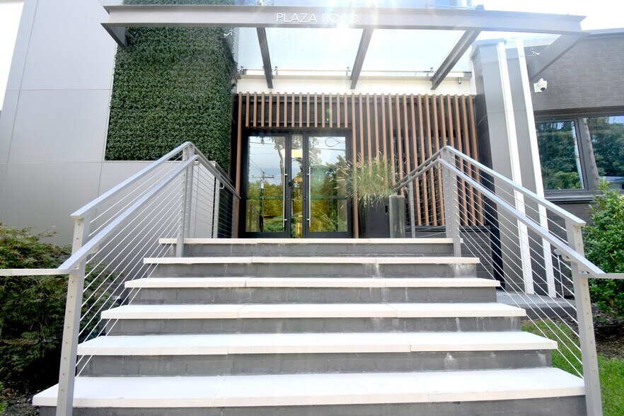 More Photos Of 1 Plaza Rd, Greenvale Loft Creative Space For Lease