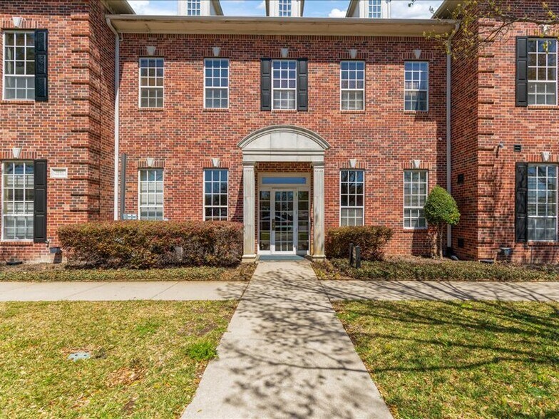 More Photos Of 1245 S Main St, Grapevine Unknown For Lease