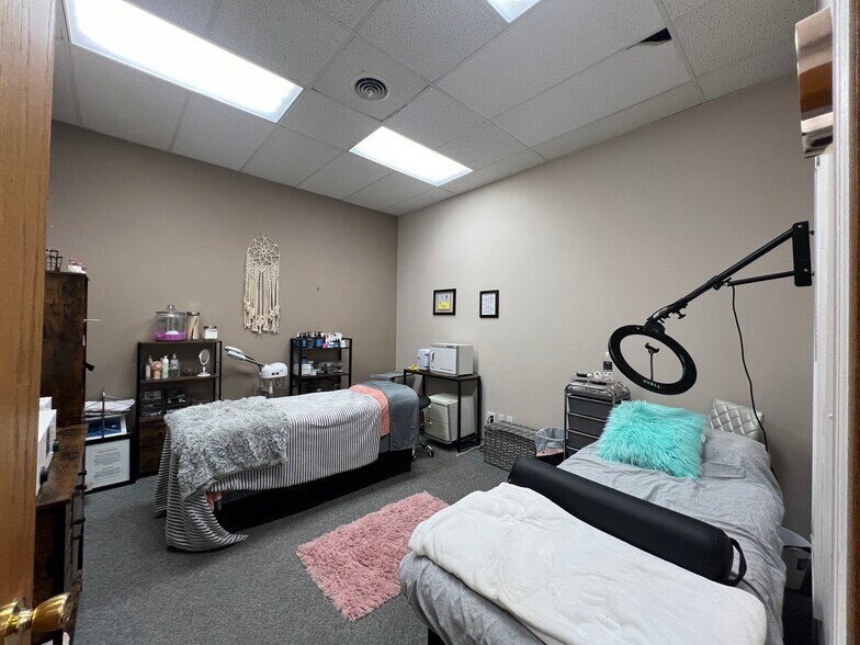 More Photos Of 402 E Main St, Riverton Storefront Retail Office For Sale