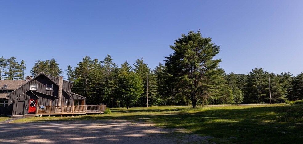 More Photos Of 23 Skiway Rd, Newry Hotel For Sale