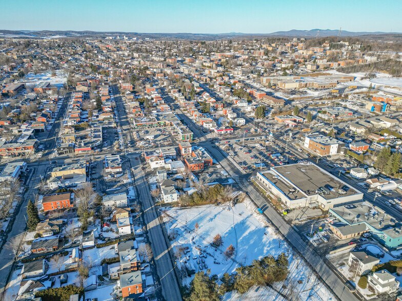 More Photos Of 786 St King E, Sherbrooke Storefront Retail Office For Sale