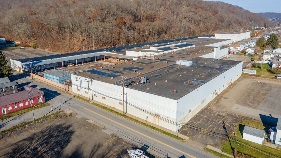 Primary Photo Of 325 Buffalo St, Franklin Warehouse For Lease