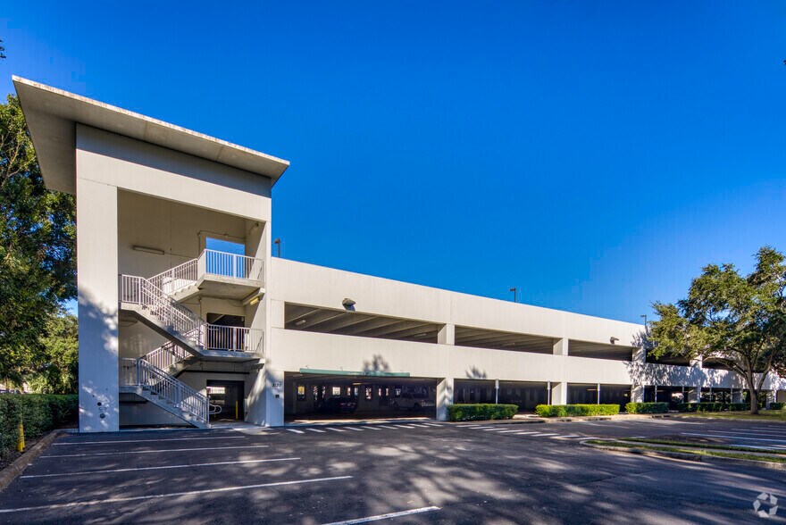 More Photos Of 5130 Eisenhower Blvd, Tampa Office For Lease