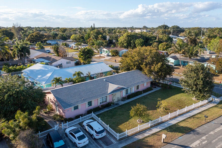 More Photos Of 2651 SE 2nd St, Boynton Beach Apartments For Sale