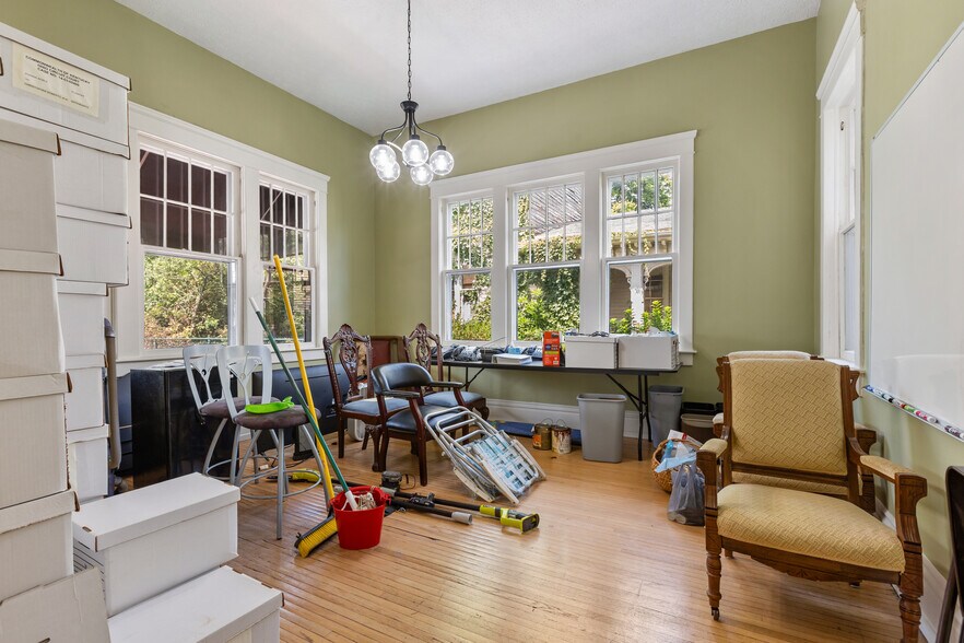 More Photos Of 1542 Frederica St, Owensboro Office Residential For Sale