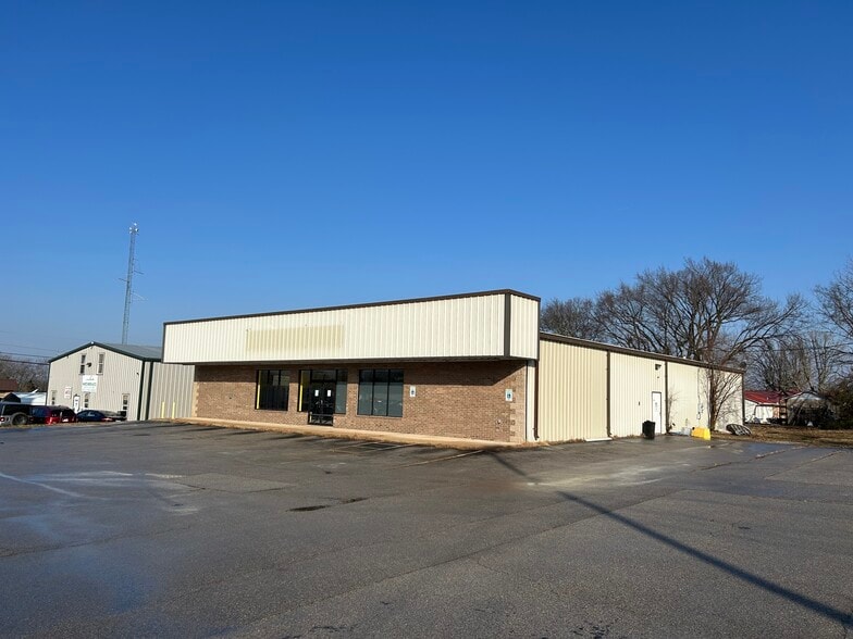 More Photos Of 106 E Main St, Gassville Freestanding For Sale