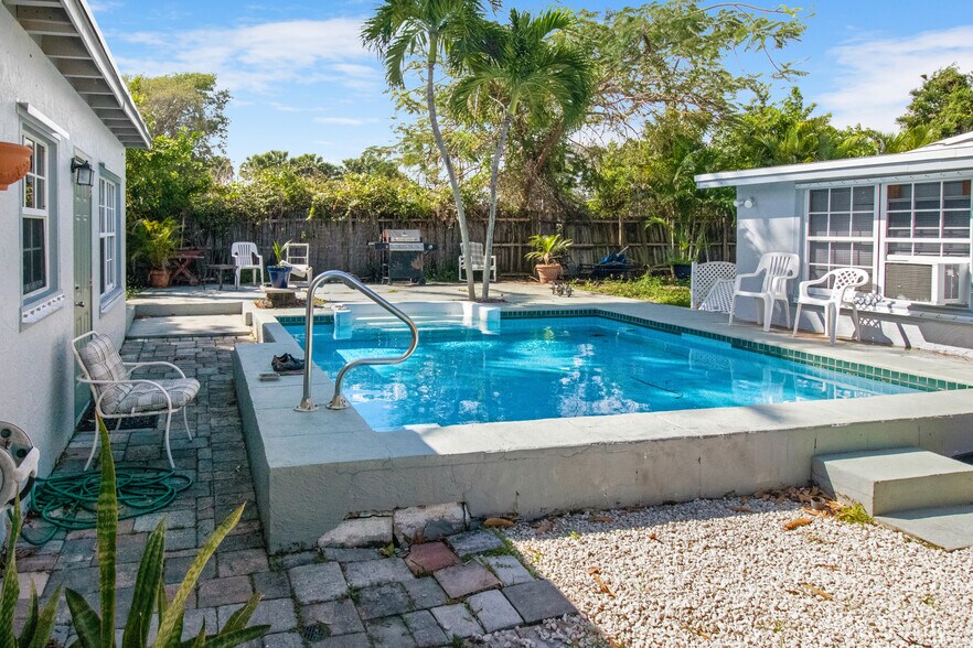More Photos Of 3570 N Old Dixie Hwy, Delray Beach Apartments For Sale