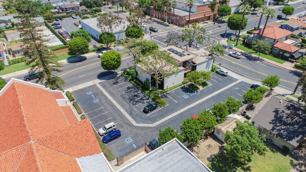 More Photos Of 850 E Chapman Ave, Orange Loft Creative Space For Lease