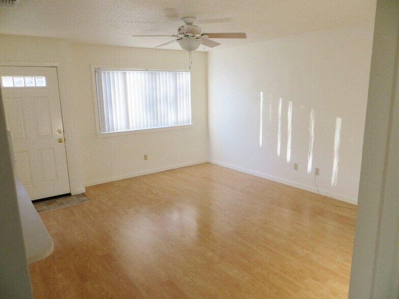 More Photos Of 415 4th St, Winters Multifamily For Sale