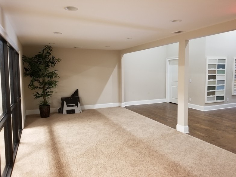 More Photos Of 1018 Highway 80 W, Pooler Showroom For Lease