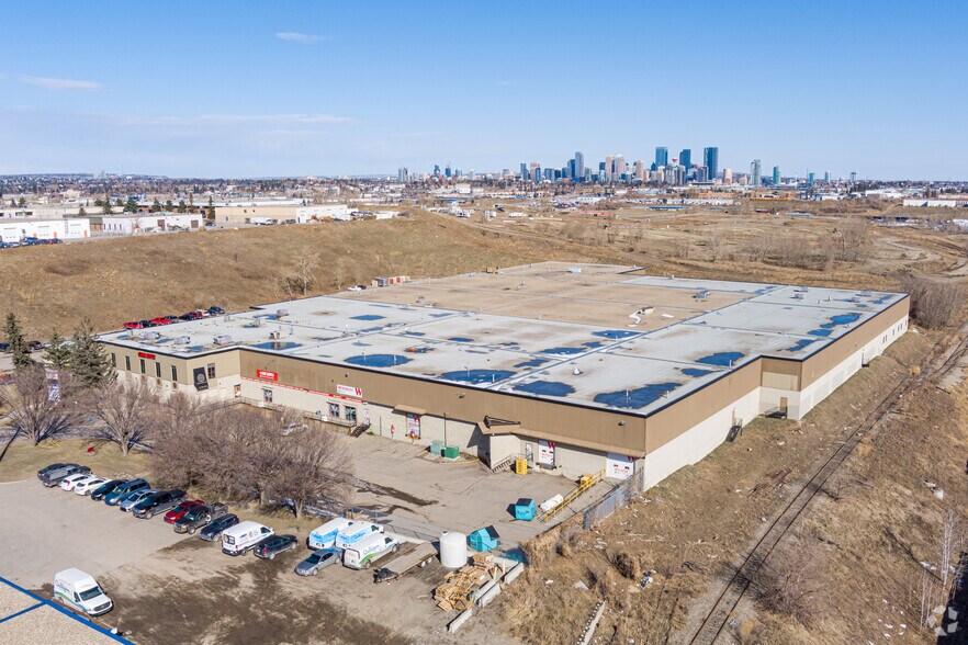 More Photos Of 5760 9th St SE, Calgary Warehouse For Lease