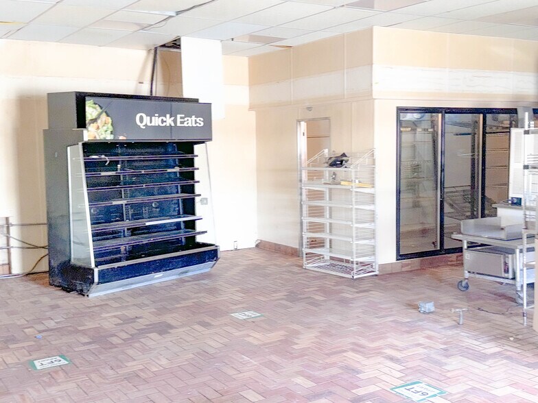 More Photos Of 938 W Colonial Dr, Orlando Freestanding For Lease