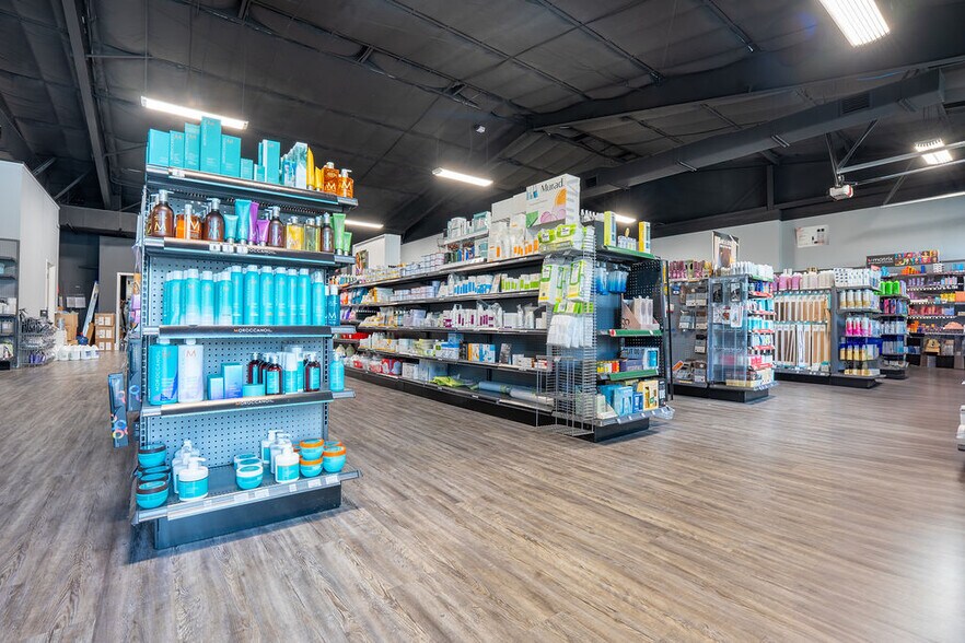 More Photos Of 21 Hollywood Blvd SW, Fort Walton Beach General Retail For Sale